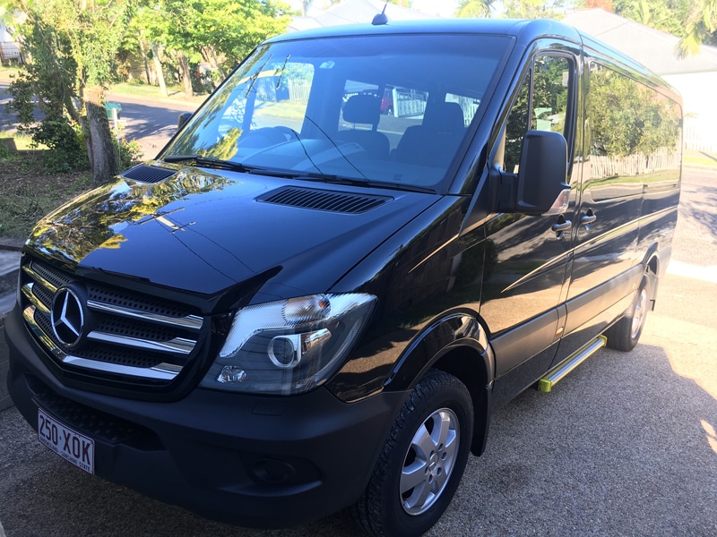 Mercedes-Black-Sprinter